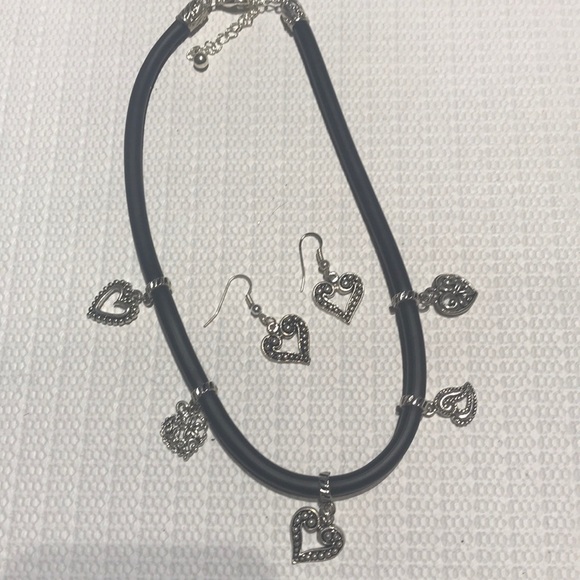 NWOT - Faux Leather Heart Choker with Earrings - Picture 1 of 3